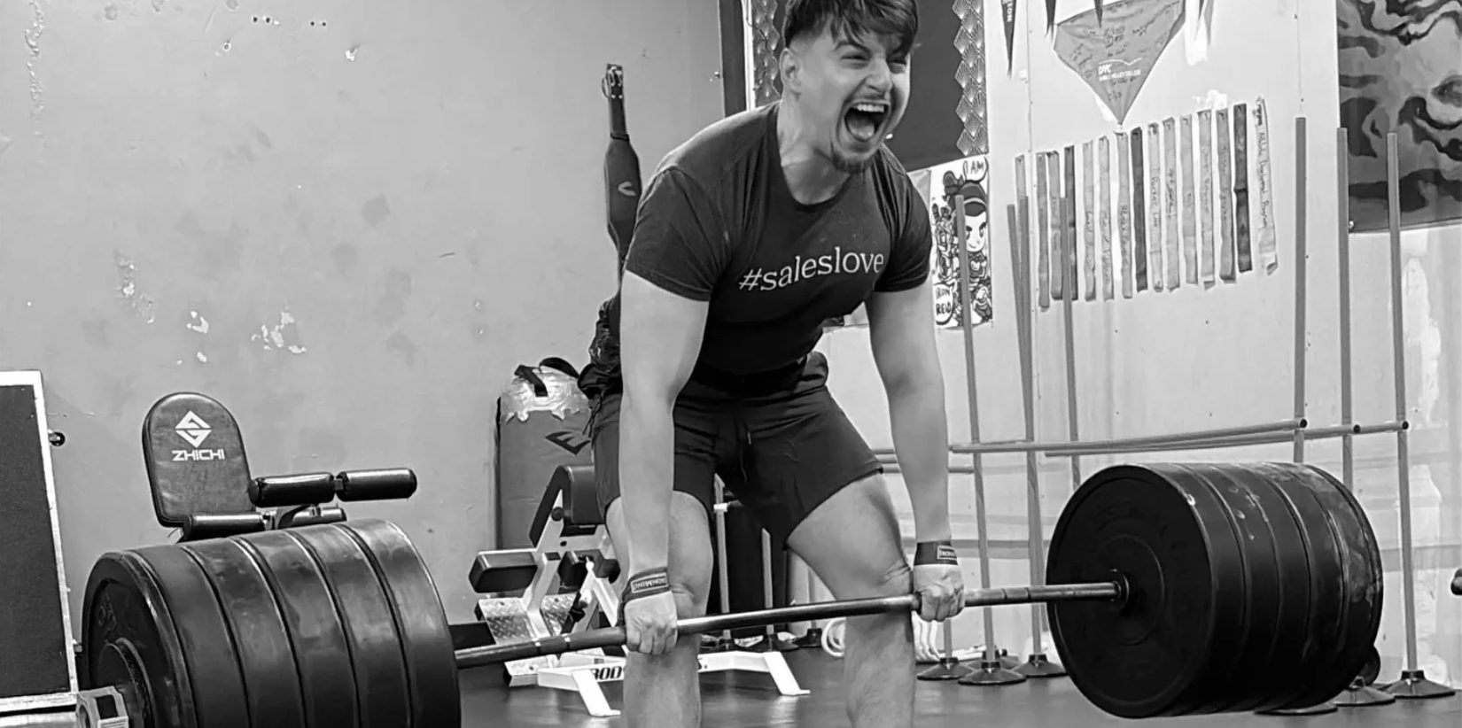 Eric Lopez pulling a 525 lb deadlift
